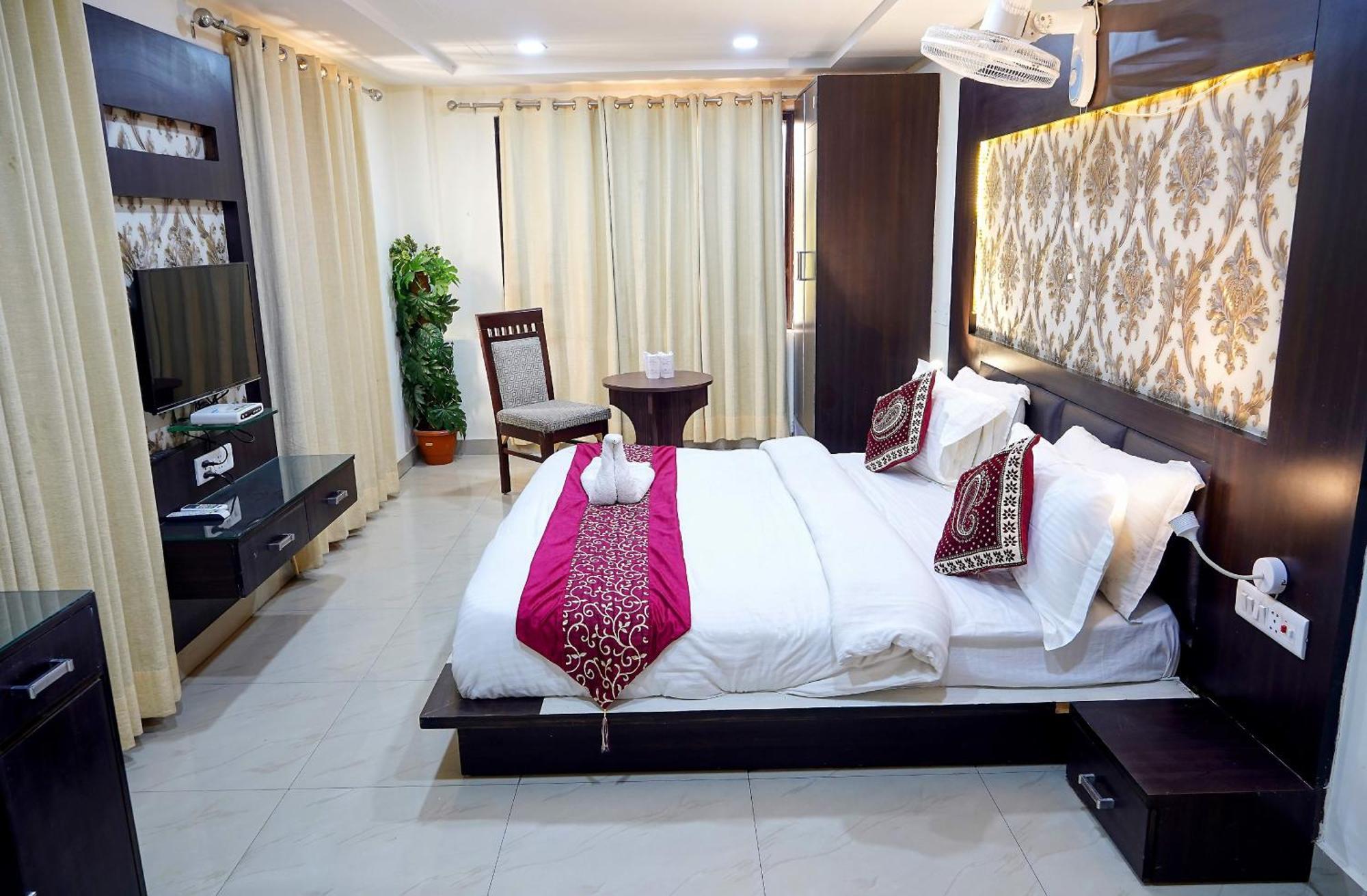 Hotel Vikrant 卢迪亚纳 外观 照片